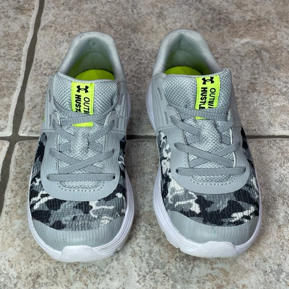 Under Armour Kids Gray and Neon Green Sneakers size 13